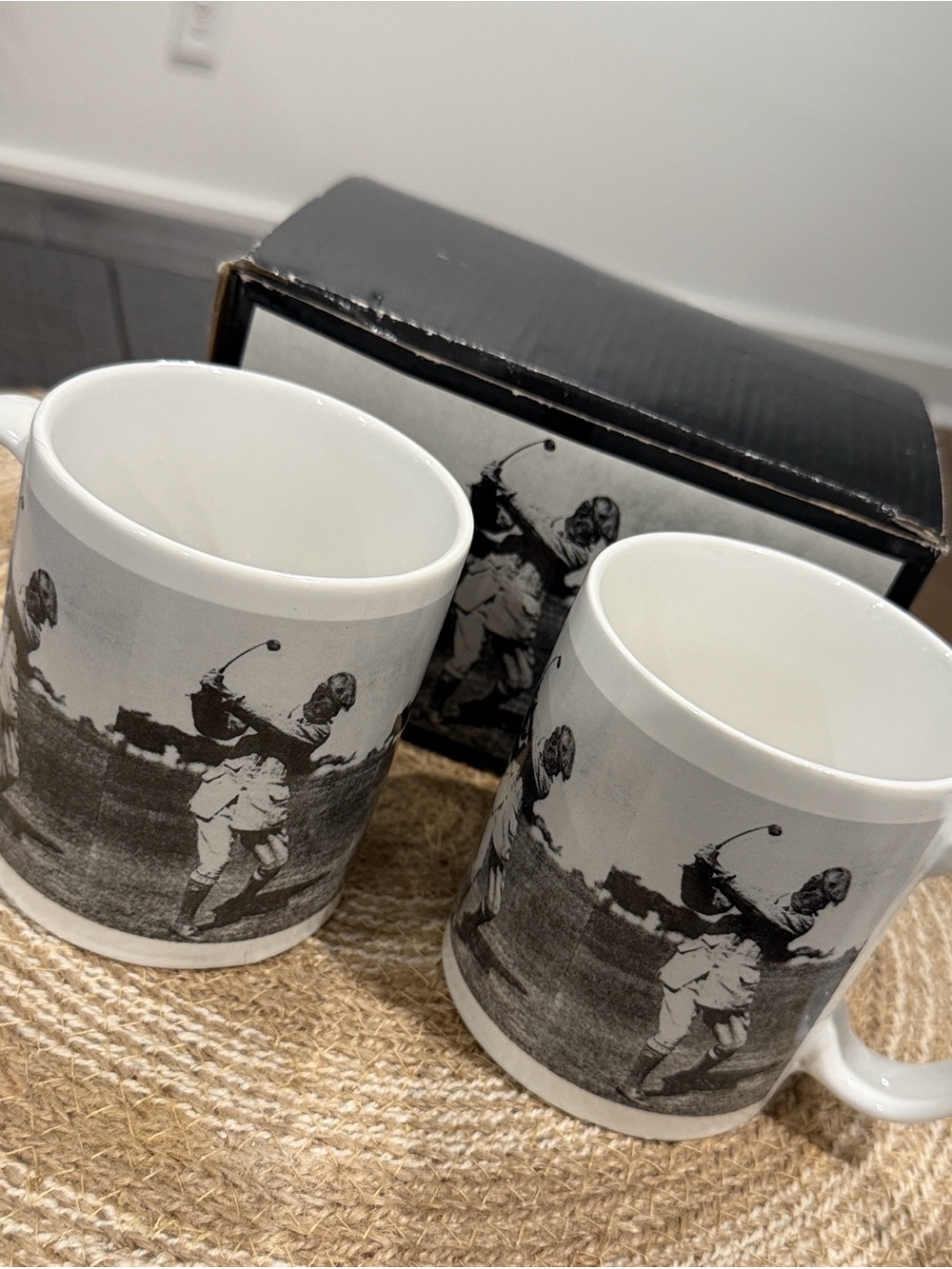 Vintage Golf-Themed Gift Box Set 2 Ceramic Mugs Set Dillards Black and White New